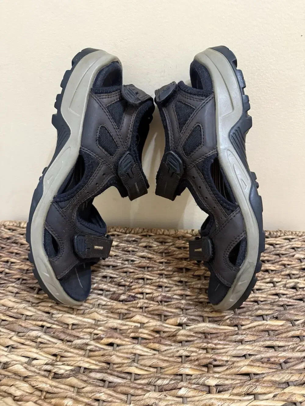 Ecco Offroad Yucatan Brown Leather Sport Hiking Outdoor Sandals Men’s Sz 10/10.5
